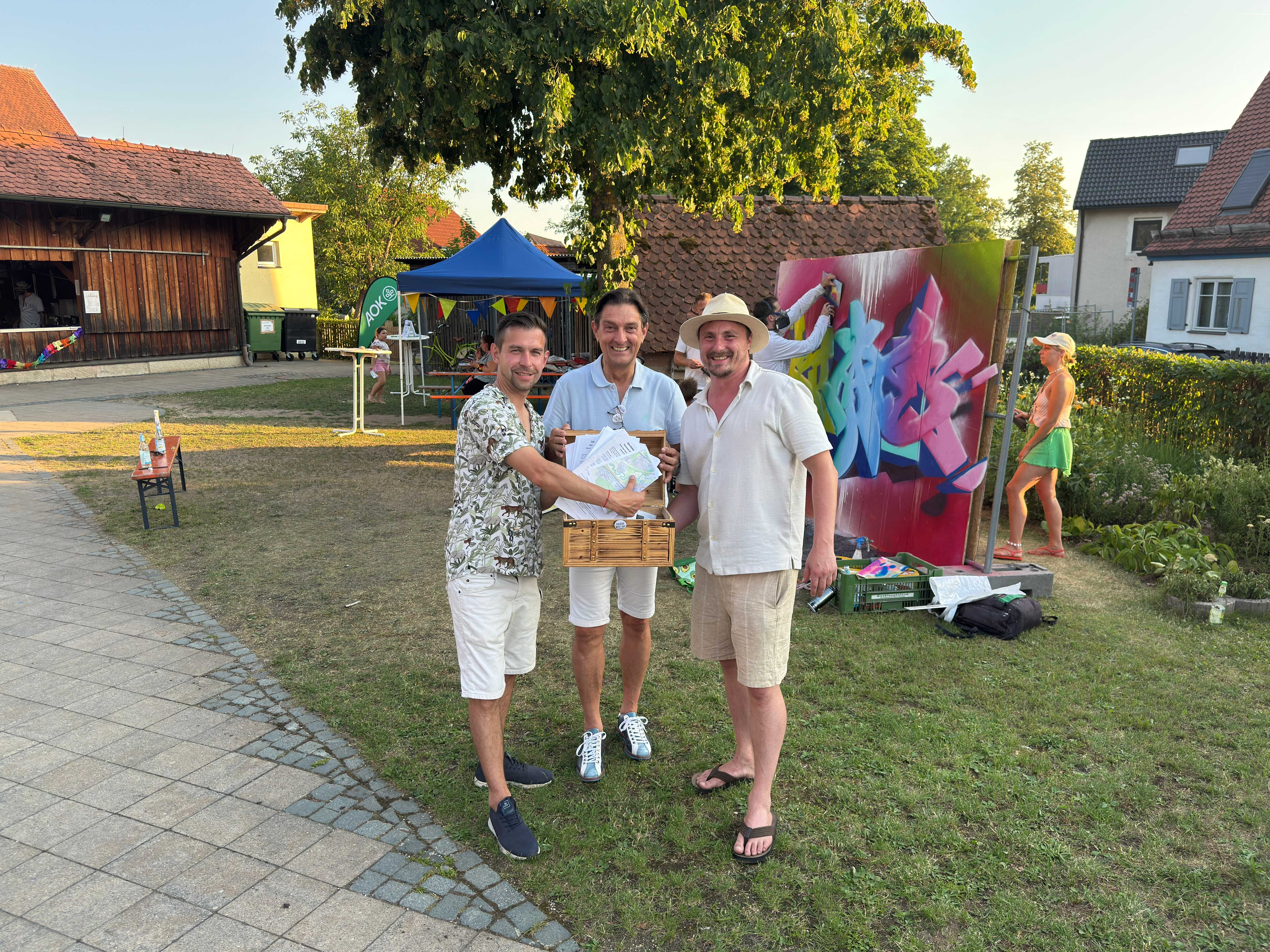 Dorffest in Rückersdorf mit Spiegelinstallation und Gästen